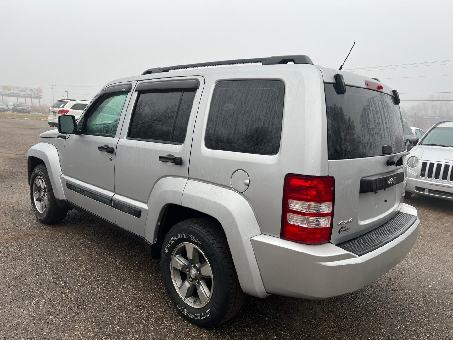 2008 Jeep Liberty (1J8GN28K48W) , located at 17255 hwy 65 NE, Ham Lake, MN, 55304, 0.000000, 0.000000 - Photo#2